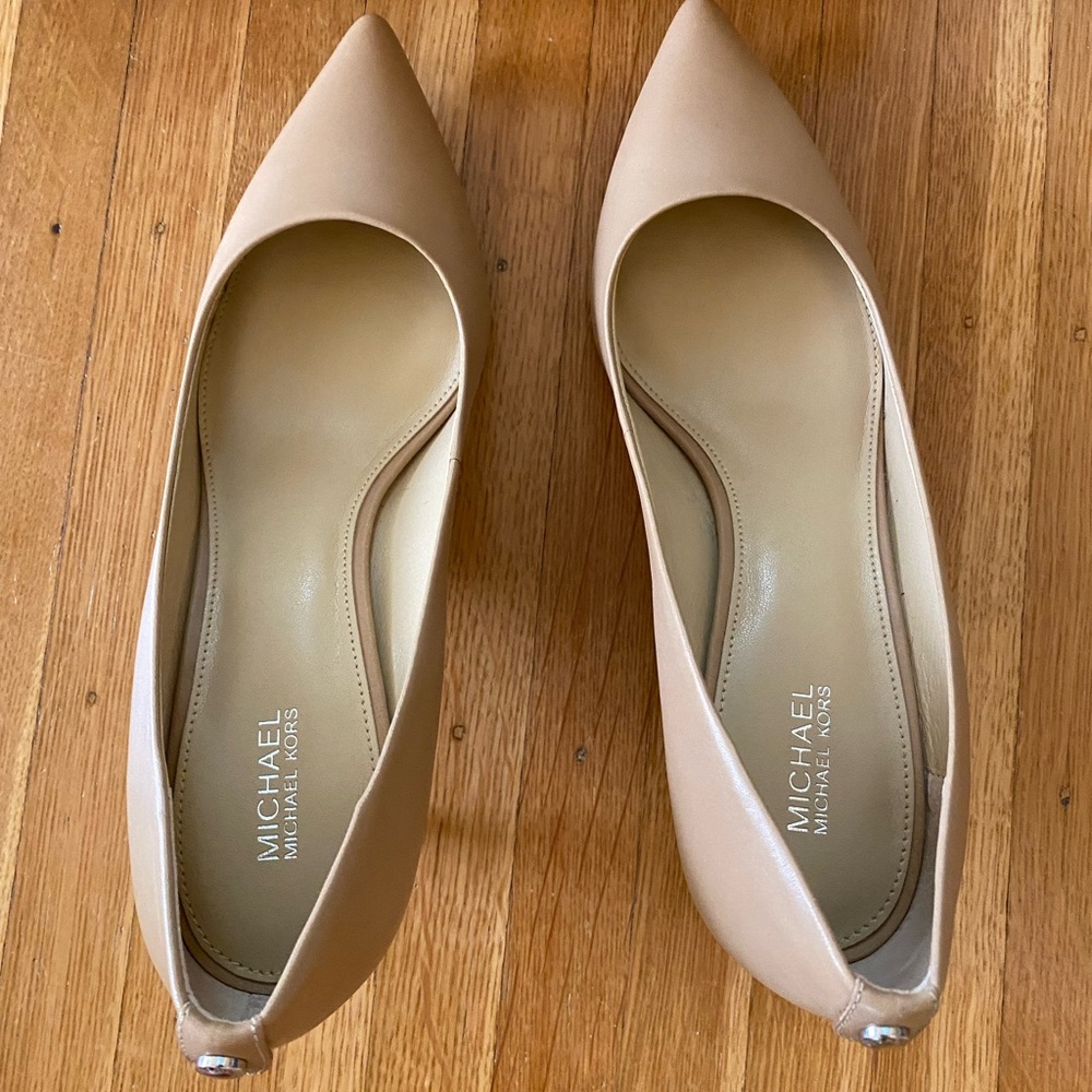 MICHAEL Michael Kors Nude Pointed Toe Leather Flats